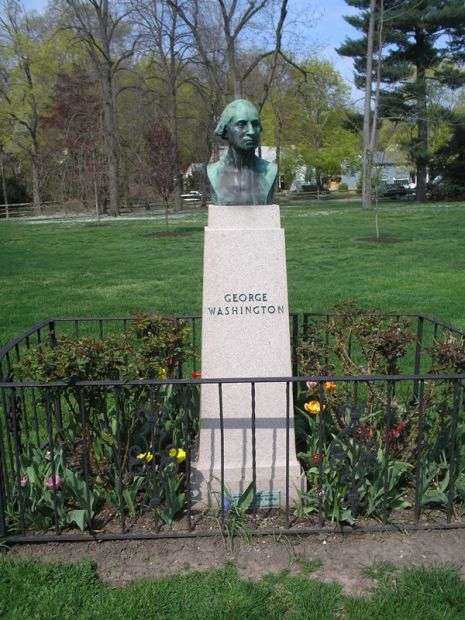 WASHINGTON’S FLAG (REPRODUCTION) REVOLUTIONARY WAR MEMORIAL BUST