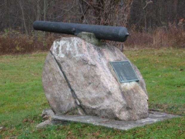 THE WAR FOR AMERICAN INDEPENDENCE WAR MEMORIAL CANNON