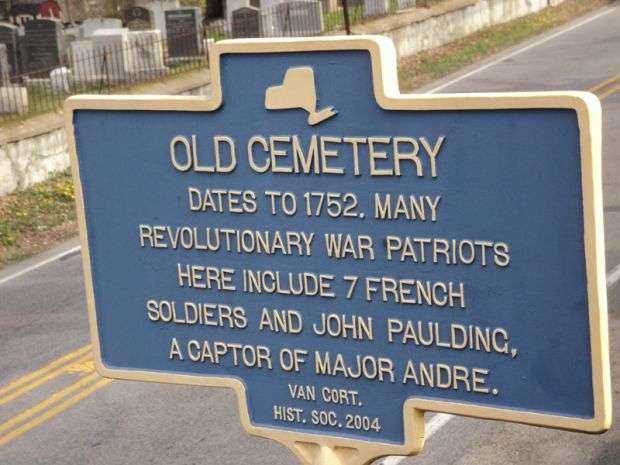 OLD CEMETERY REVOLUTIONARY WAR MEMORIAL MARKER