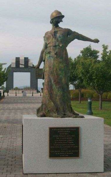 THE NATIONAL D-DAY MEMORIAL “LE MONUMENT AUX MORTS”