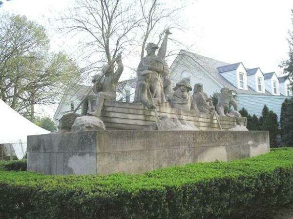 WASHINGTON CROSSING THE DELAWARE WAR MEMORIAL