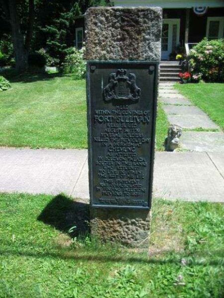 FORT SULLIVAN REVOLUTIONARY SOLDIERS WAR MEMORIAL