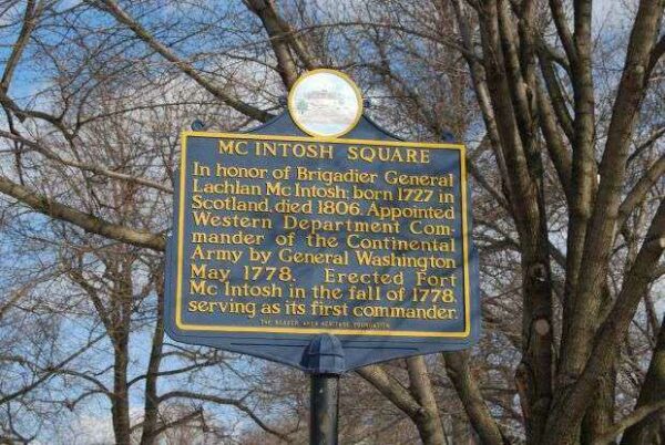 MCINTOSH SQUARE REVOLUTIONARY WAR MEMORIAL MARKER