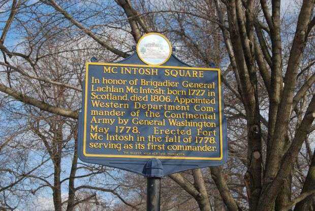 MCINTOSH SQUARE REVOLUTIONARY WAR MEMORIAL MARKER