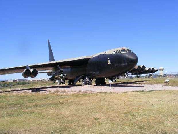 BOEING B-52D “STRATOFORTRESS” WAR MEMORIAL AIRCRAFT