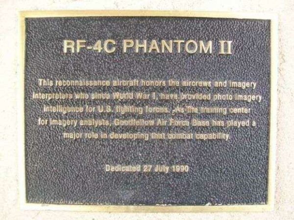 RF-4C PHANTOM II WAR MEMORIAL AIRCRAFT PLAQUE