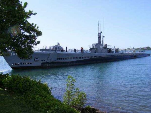 U.S.S BOWFIN (SS287) SUBMARINE WAR MEMORIAL