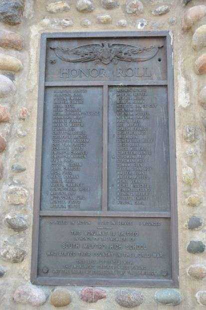 SOUTH MILFORD HIGH SCHOOL WORLD WAR I MEMORIAL PLAQUE