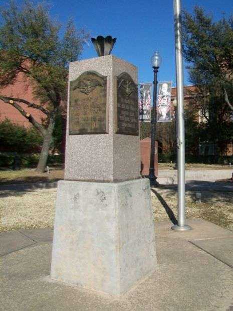 DENISON VETERANS MEMORIAL