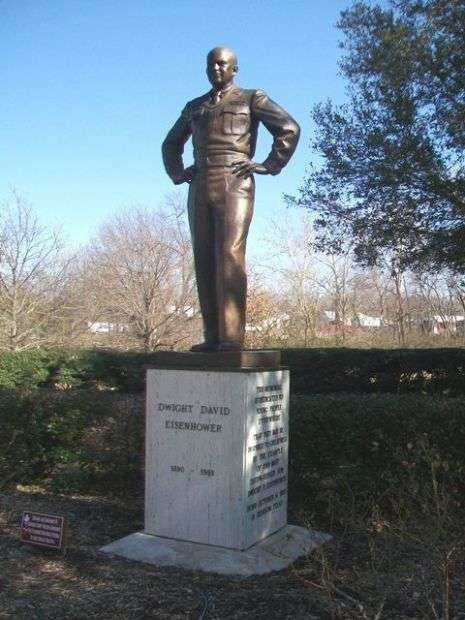 DWIGHT DAVID EISENHOWER MEMORIAL STATUE