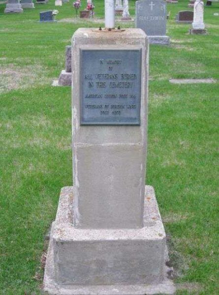 SACRED HEART CEMETERY VETERANS MEMORIAL FLAGPOLE PLAQUE