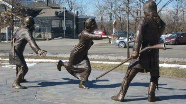 TUSCARORA HEROES MONUMENT STATUES