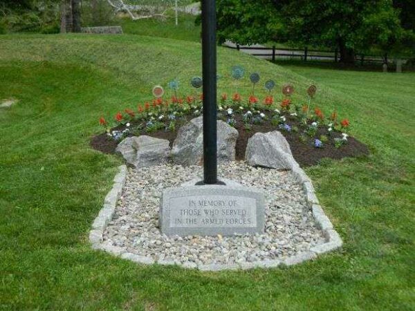 IN MEMORY OF THOSE WHO SERVED IN THE ARMED FORCES MEMORIAL