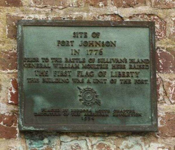 SITE OF FORT JOHNSON REVOLUTIONARY WAR MEMORIAL PLAQUE