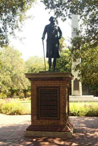 GEORGE WASHINGTON MEMORIAL STATUE
