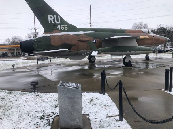 DIXON F-105D THUNDERCHIEF WAR MEMORIAL AIRCRAFT