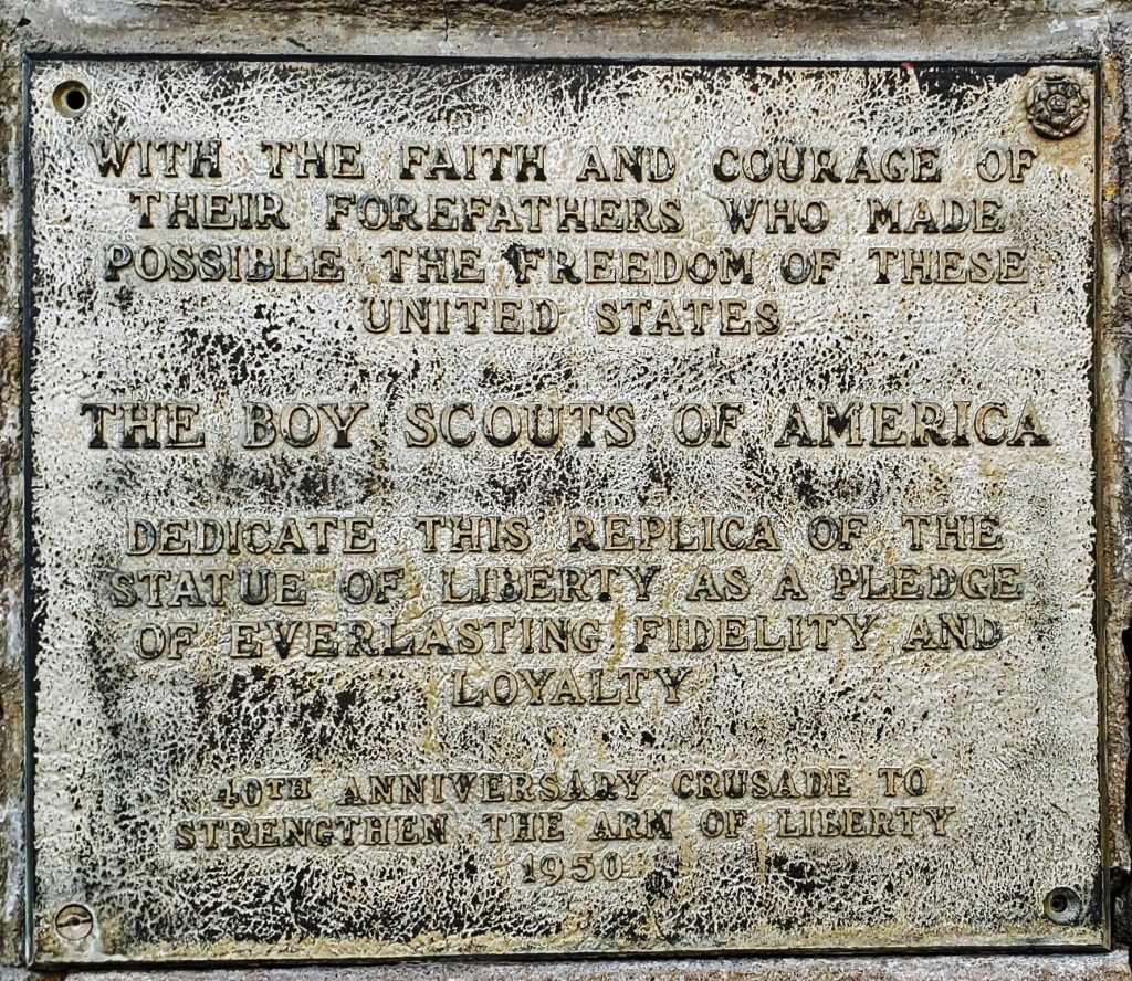 SCOTTSBLUFF REPLICA OF THE STATUE OF LIBERTY MEMORIAL PLAQUE