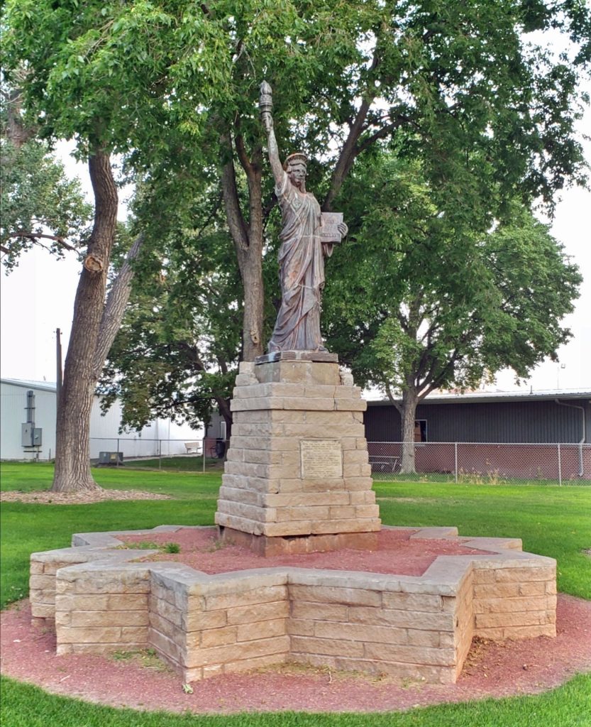 SCOTTSBLUFF REPLICA OF THE STATUE OF LIBERTY MEMORIAL