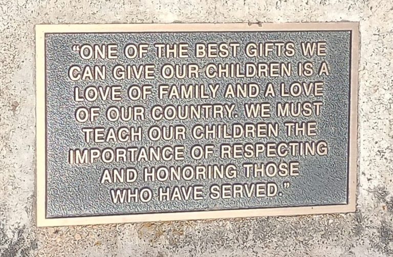 A CHILDS VETERANS MEMORIAL PLAQUE