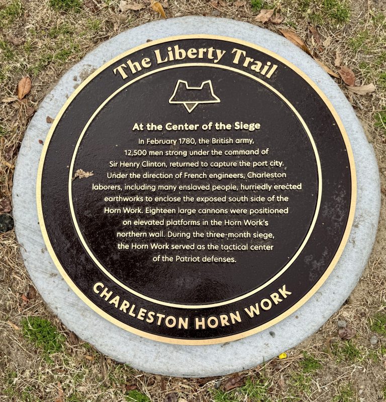 AT THE CENTER OF THE SIEGE REVOLUTIONARY WAR MEMORIAL PLAQUE