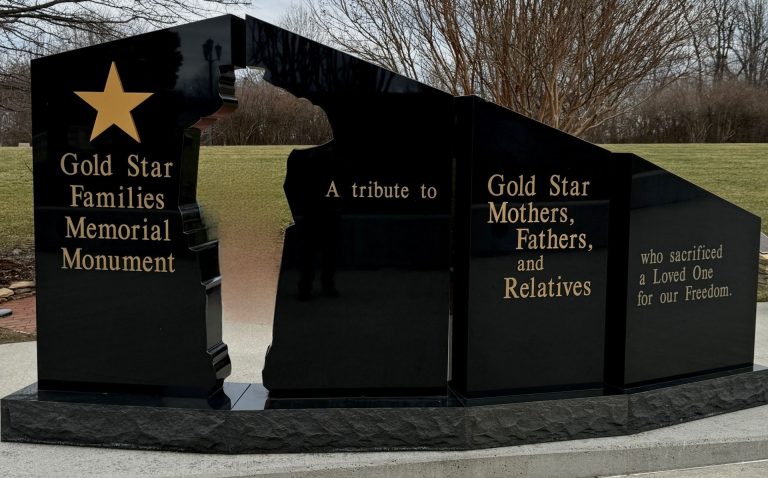 BEDFORD GOLD STAR FAMILIES MEMORIAL MONUMENT FRONT