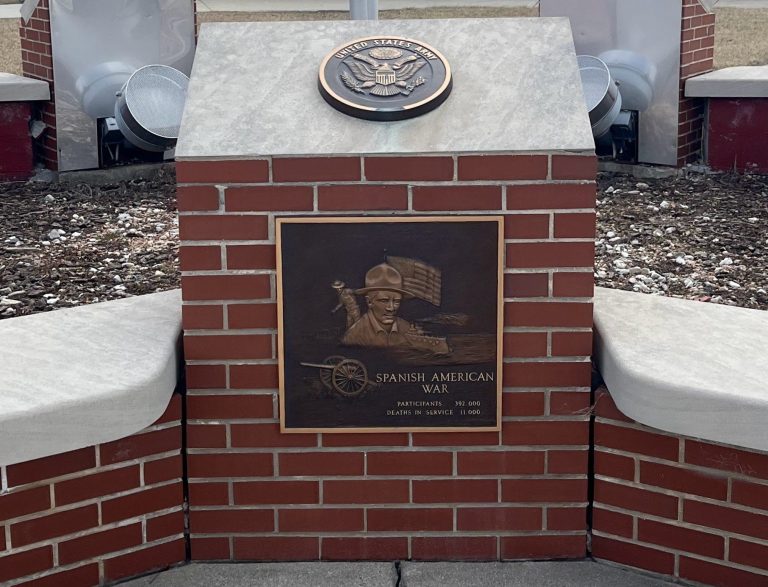 BROADVIEW WAR VETERANS MEMORIAL PLAQUE A