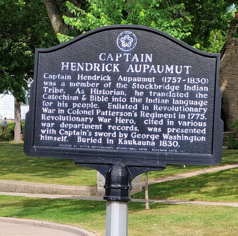 CAPTAIN HENDRICK AUPAUMUT REVOLUTIONARY WAR MEMORIAL MARKER