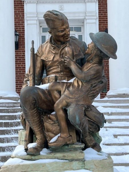 COOK COUNTY WORLD WAR MEMORIAL FOUNTAIN STATUES CLOSE-UP