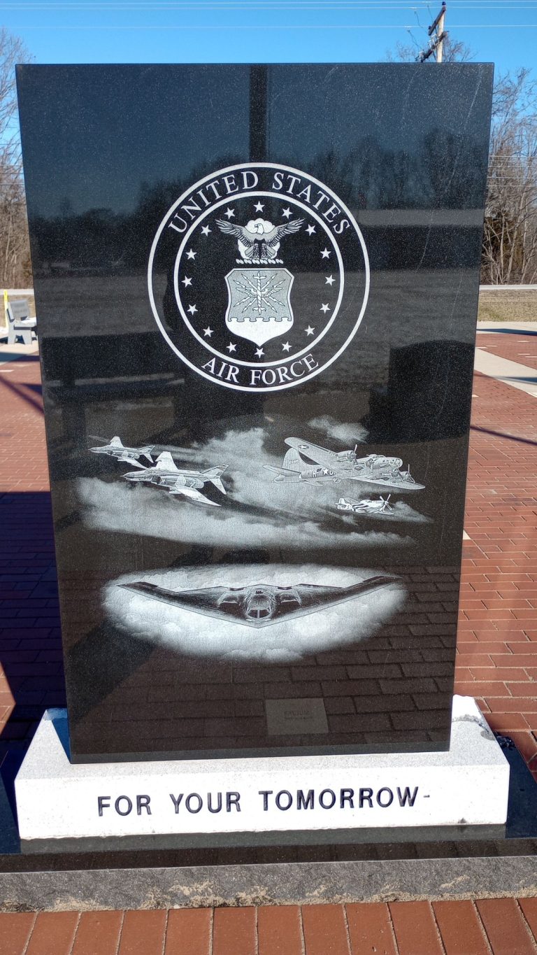 CRAWFORD COUNTY VETERANS MEMORIAL STONE C FRONT