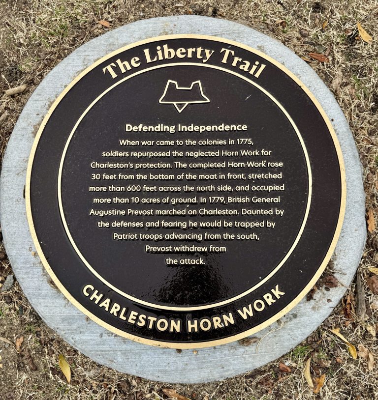 DEFENDING INDEPENDENCE REVOLUTIONARY WAR MEMORIAL PLAQUE