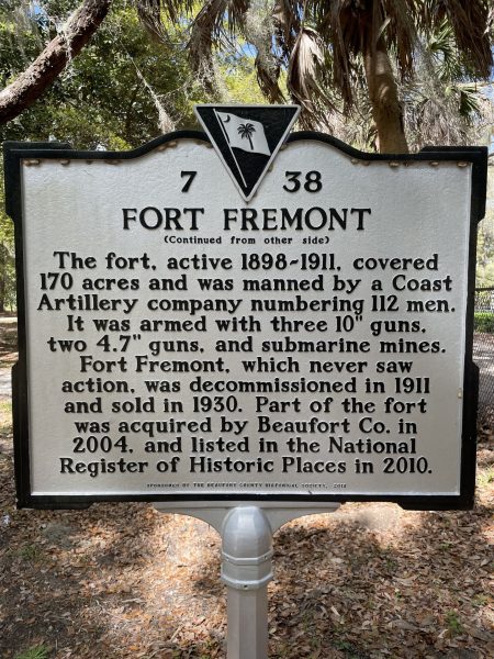 FORT FREMONT WAR MEMORIAL MARKER BACK