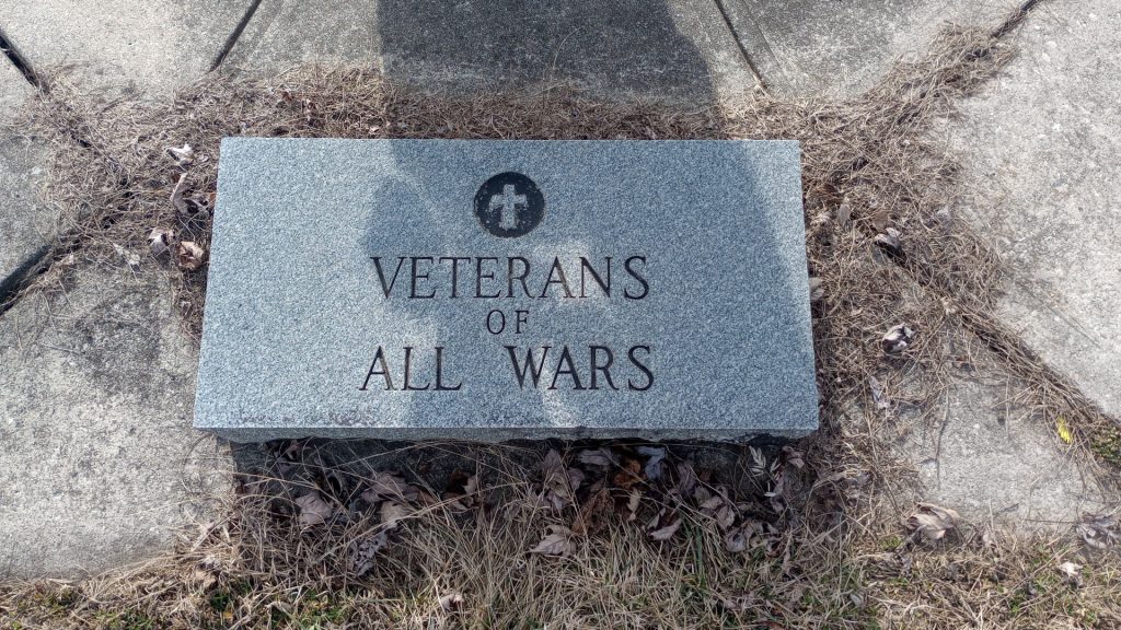 MENDON CEMETERY VETERANS OF ALL WARS MEMORIAL FLAGPOLE STONE