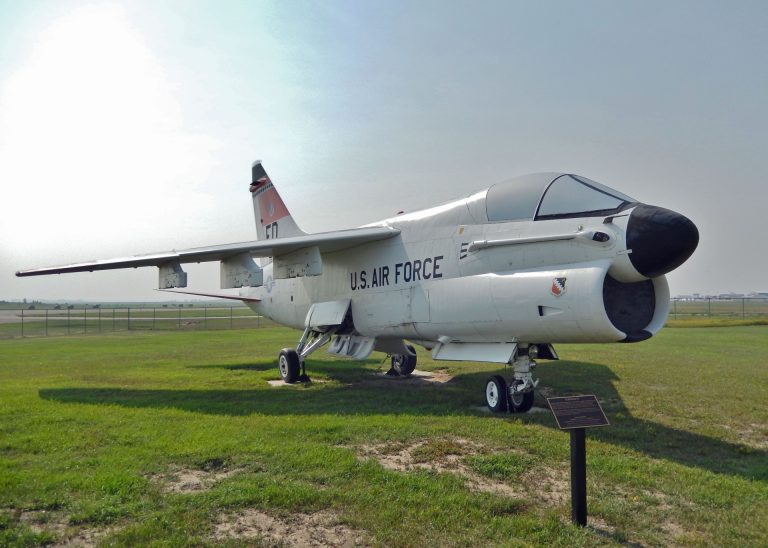 MINOT A-7D CORSAIR II WAR MEMORIAL AIRCRAFT