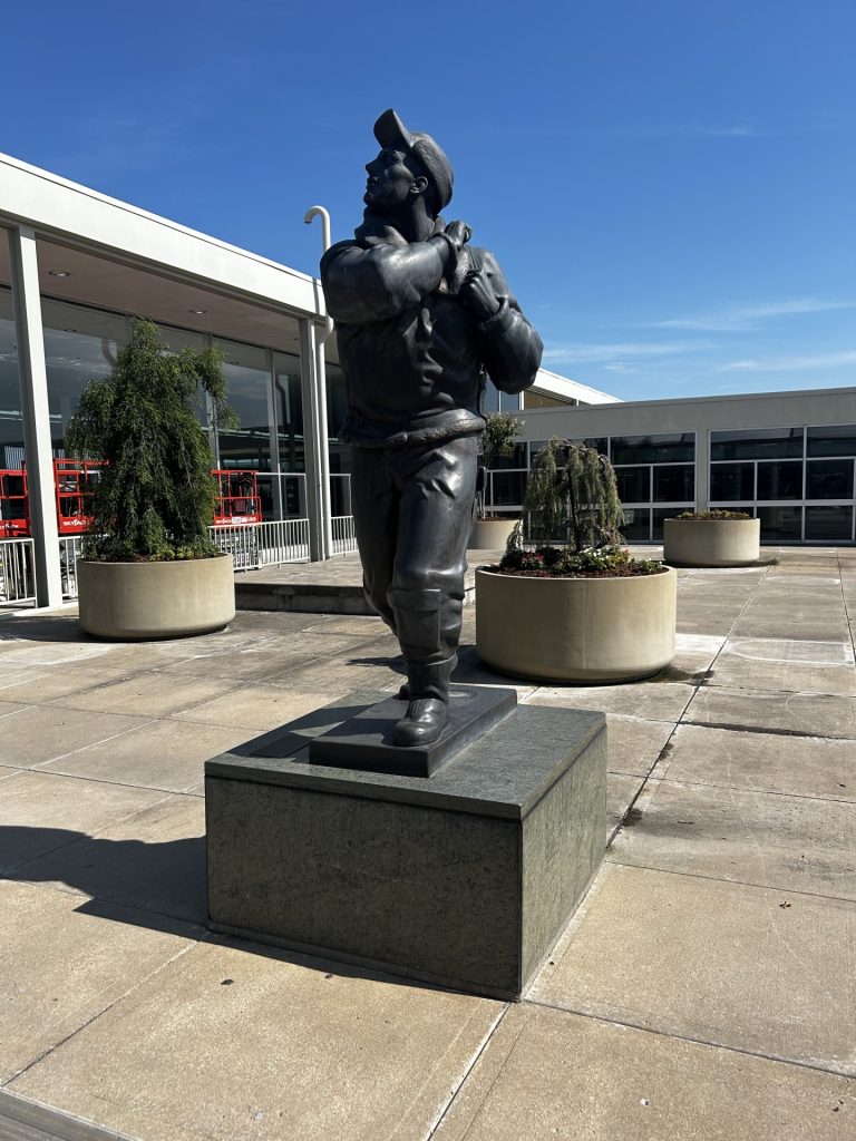 “MORNING MISSION” WAR MEMORIAL STATUE