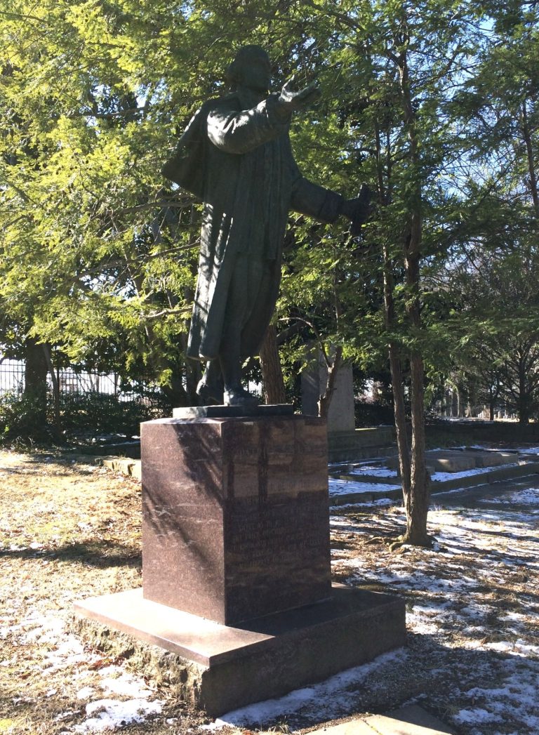 PATRICK HENRY REVOLUTIONARY WAR MEMORIAL STATUE