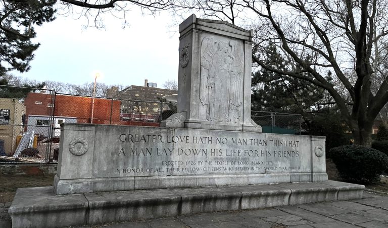 PEOPLE OF LONG ISLAND CITY WORLD WAR MEMORIAL
