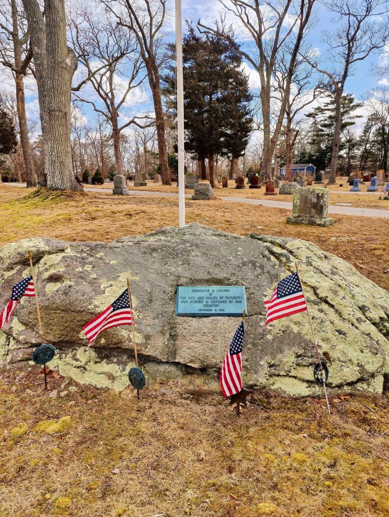PLYMOUTH, MA VETERANS MEMORIAL