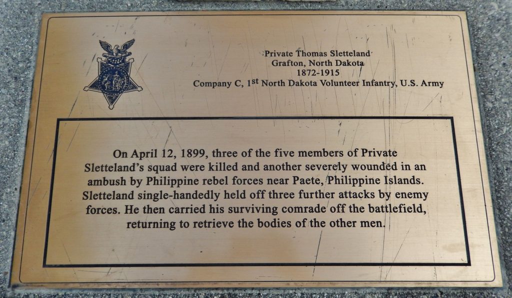 PRIVATE THOMAS SLETTLEAND MEDA OLF HONOR MEMORIAL PLAQUE