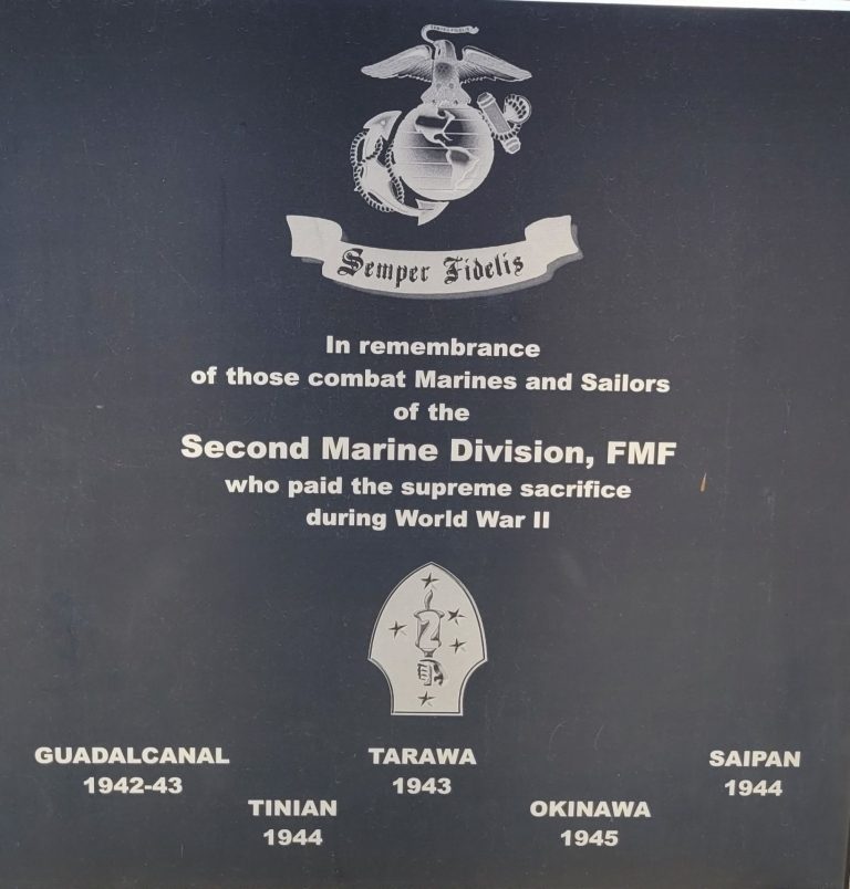 SECOND MARINE DIVISION, FMF WAR MEMORIAL PLAQUE