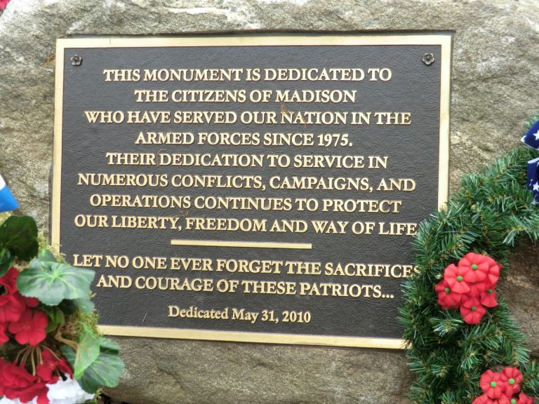 THE CITIZENS OF MADISON ARMED FORCES MEMORIAL PLAQUE