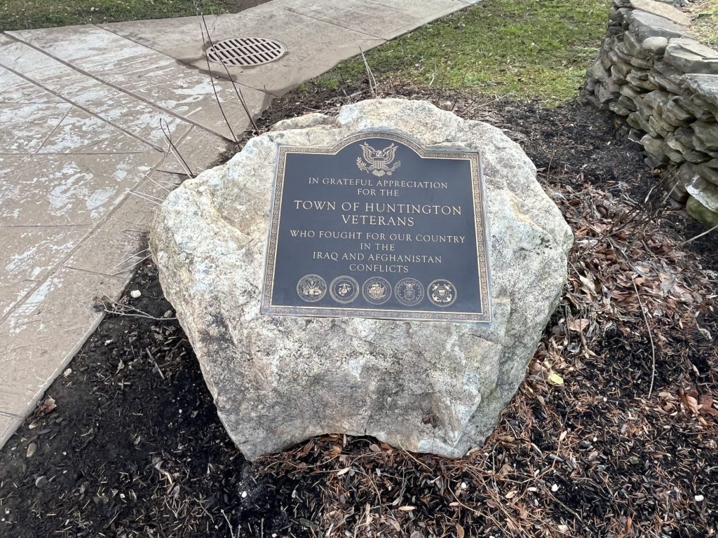 TOWN OF HUNTINGTON IRAQ AND AFGHANISTAN CONFLICTS VETERANS MEMORIAL