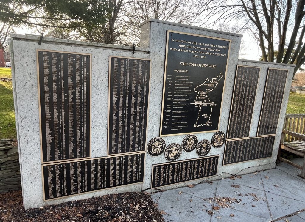 TOWN OF HUNTINGTON KOREAN CONFLICT MEMORIAL