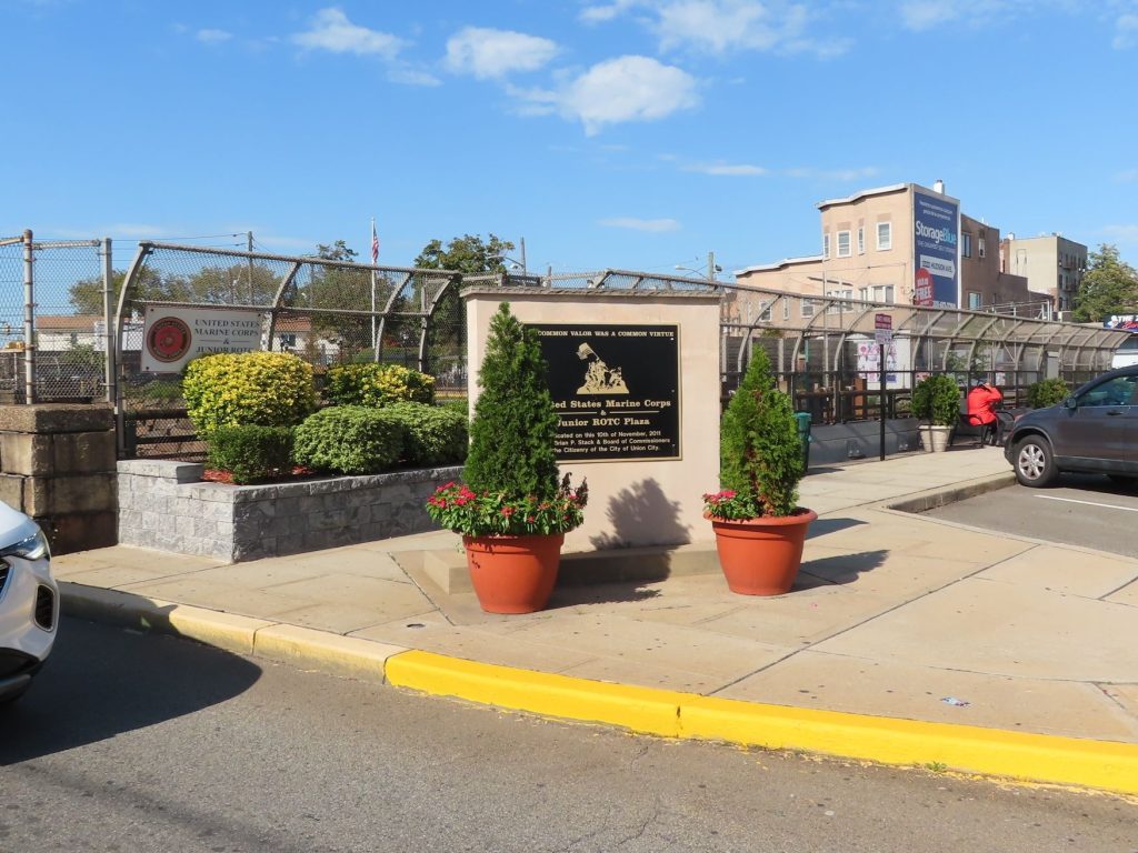 UNITED STATES MARIN CORPS & JUNIOR ROTC PLAZA MEMORIAL