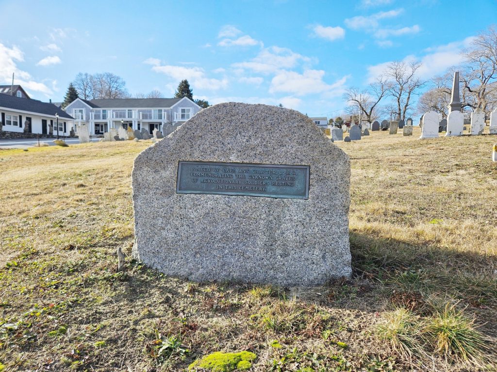 UNKNOWN GRAVES OF REVOLUTIONARY SOLDIERS RESTING IN THIS CEMETERY MEMORIAL