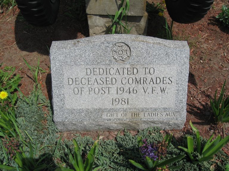 V.F.W. POST 1946 DECEASED COMRADES WAR MEMORIAL CANNON STONE