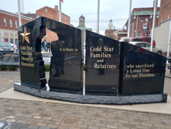 WAPAKONETA GOLD STAR FAMILIES MEMORIAL MONUMENT FRONT