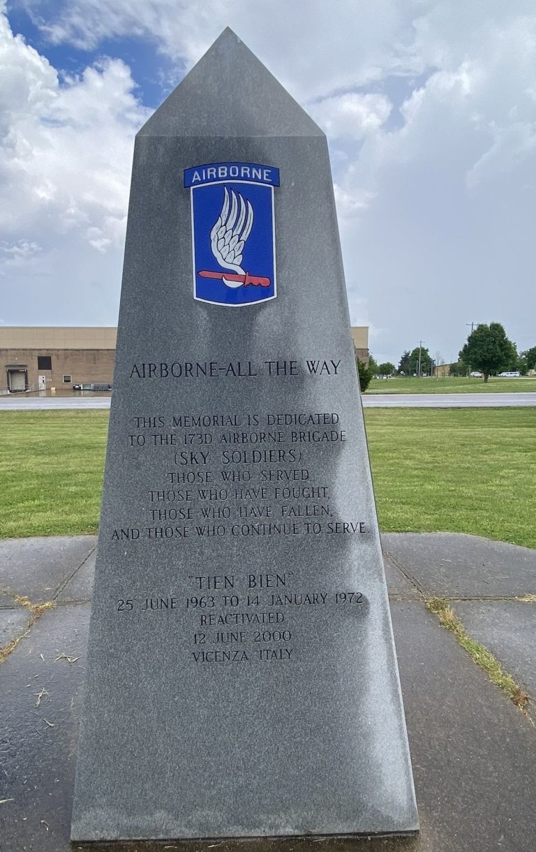 AIRBORNE-ALL THE WAY WAR MEMORIAL SIDE A