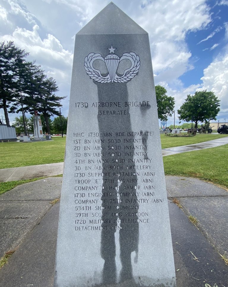 AIRBORNE-ALL THE WAY WAR MEMORIAL SIDE C