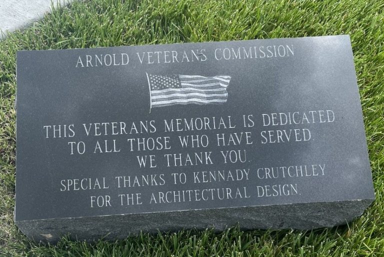 ARNOLD VETERANS COMMISSION MEMORIAL STONE