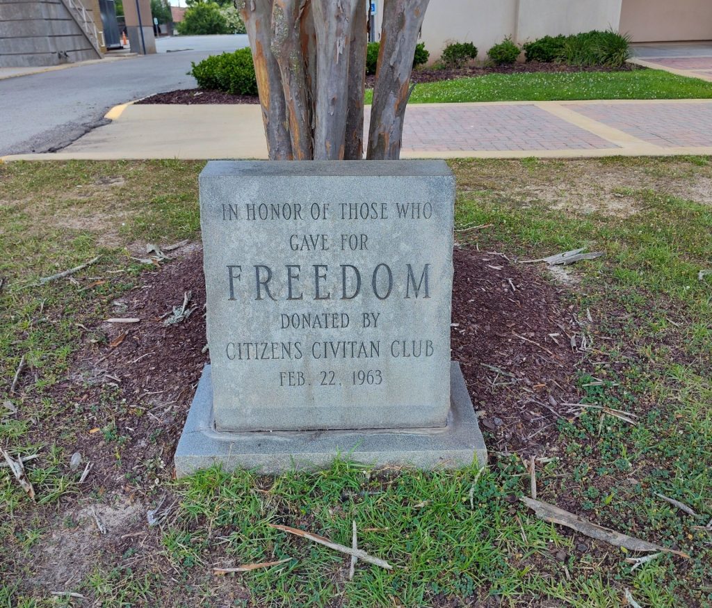 CITIZENS CIVITAN CLUB WAR VETERANS MEMORIAL